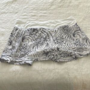 Lululemon grey floral pleated tennis skirt